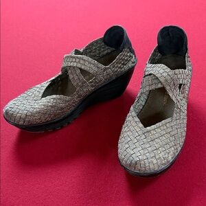 bernie mev. Gold Woven Wedges